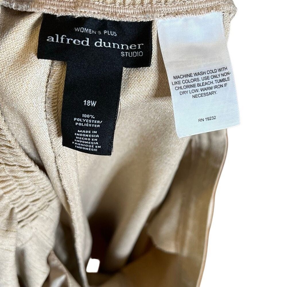 Alfred Dunner Studio Classic Fit Pull On Straight Leg Dress Pants Beige Size 18W - Picture 6 of 8